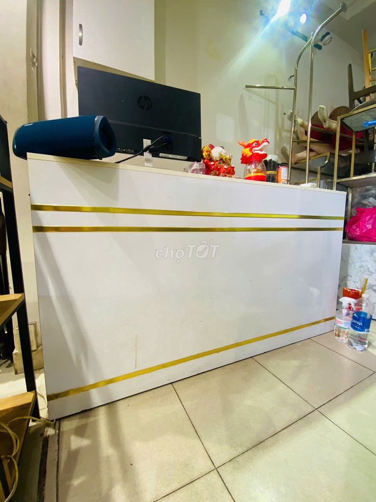 Quầy tính tiền Gỗ MDF Trắng. Mua bán Đồ chuyên dụng, Giống nuôi trồng tại Quận Bình Thạnh Tp Hồ Chí Minh được đăng bởi Đào Nguyễn Trọng Hương hình 1