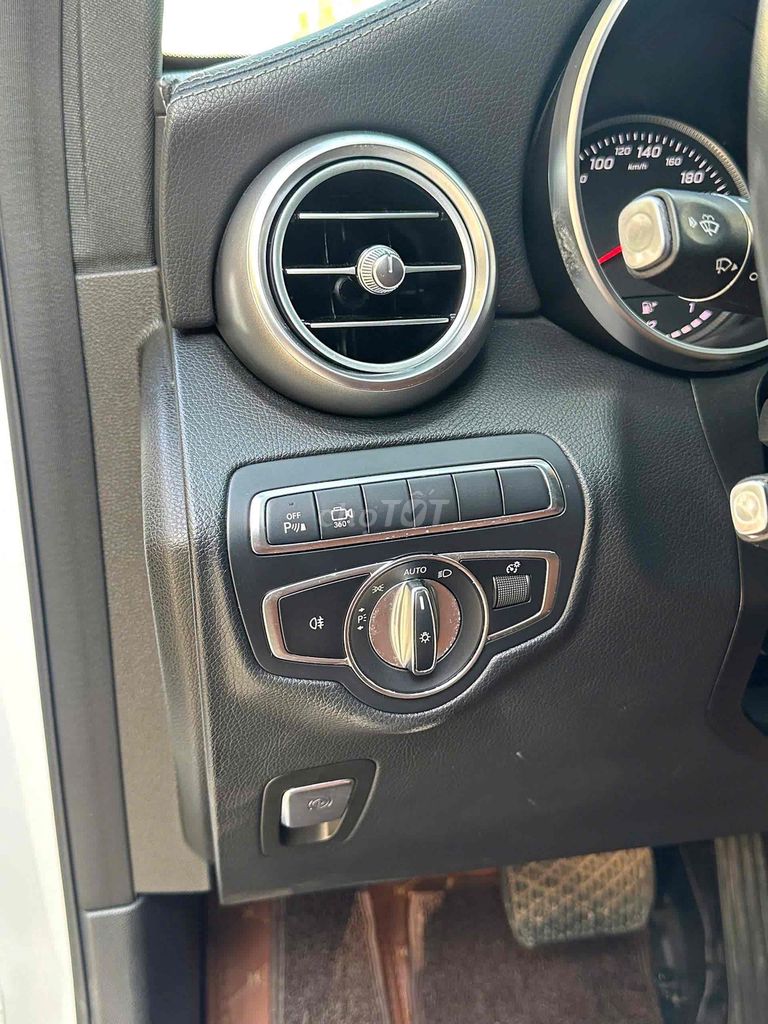 Mercedes-Benz GLC300 4Matic 2018 Model 2019. Mua bán Ô tô tại Quận Cầu Giấy Hà Nội được đăng bởi Cao Quý hình 15