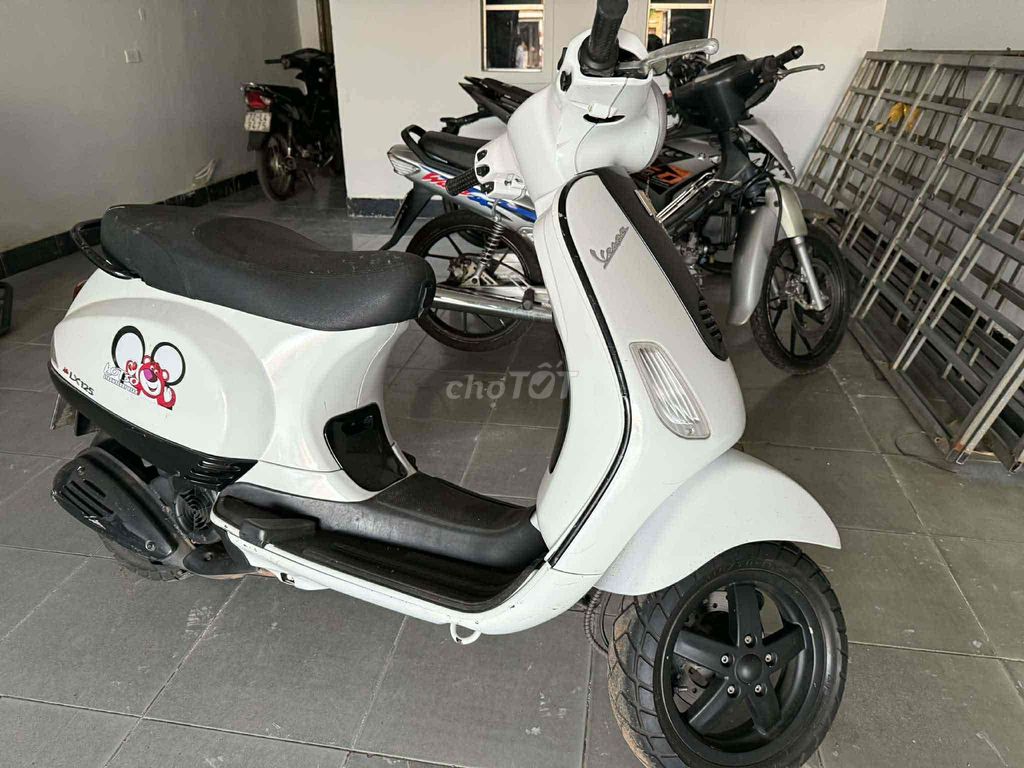 kẹt tiền cần bán vespa LX 125cc gtdd. Mua bán Xe máy tại Huyện Châu Đức Bà Rịa - Vũng Tàu được đăng bởi Nguyễn Như hình 4