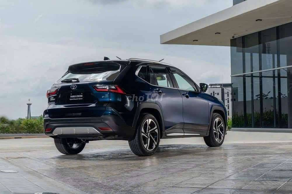 Toyota Yaris Cross ưu đãi 100% trước bạ v Bảo Hiểm