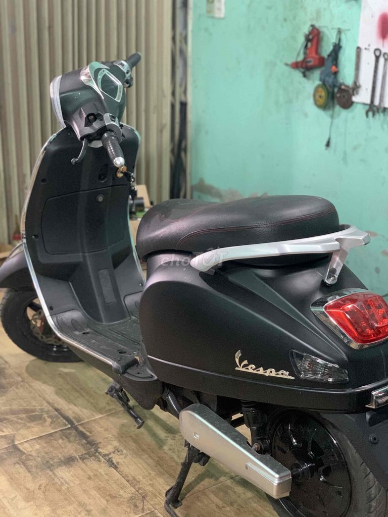 xe điện cũ vespa 5 bình lớn, có trả góp, quẹt thẻ. Mua bán Xe điện tại Quận Liên Chiểu Đà Nẵng được đăng bởi Xe Điện Cũ Nz hình 3