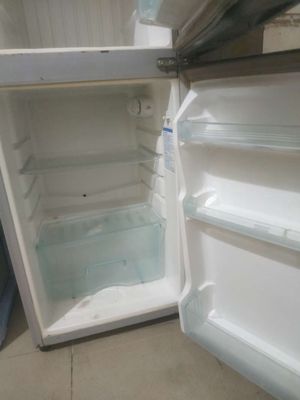 Cần bán tủ lạnh