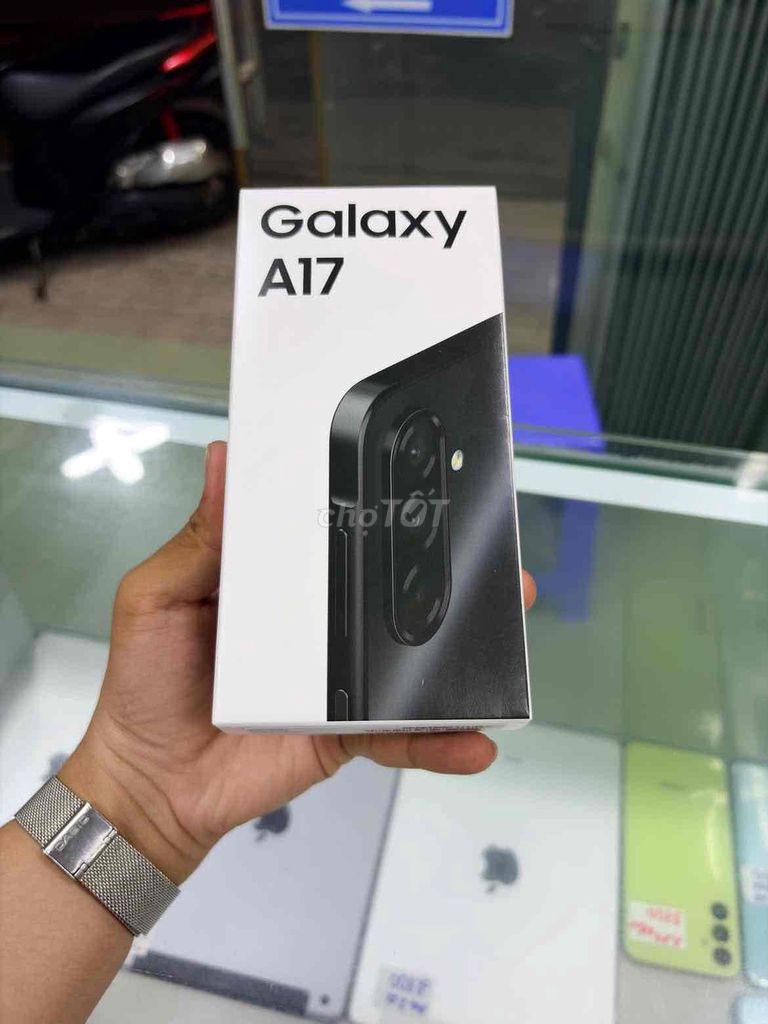 Samsung Galaxy A17 128GB Đen 8GB. Mua bán Điện thoại tại Huyện Hóc Môn Tp Hồ Chí Minh được đăng bởi Un hình 1