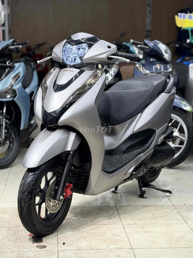 Honda Lead 4VAL Special 2023 Матовый серебристый Smartkey