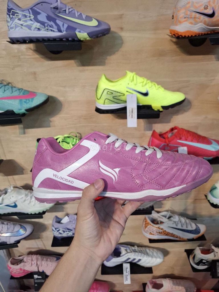 Giày đá bóng Kamito Velocidad SIZE 43. Mua bán Đồ thể thao, Dã ngoại tại Thành phố Vĩnh Long Vĩnh Long được đăng bởi TG NGUYEN hình 1