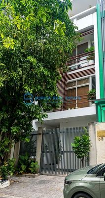 Rent · 4 bd · 100 м² · Thành phố Thủ Đức, ул. Đường 31C