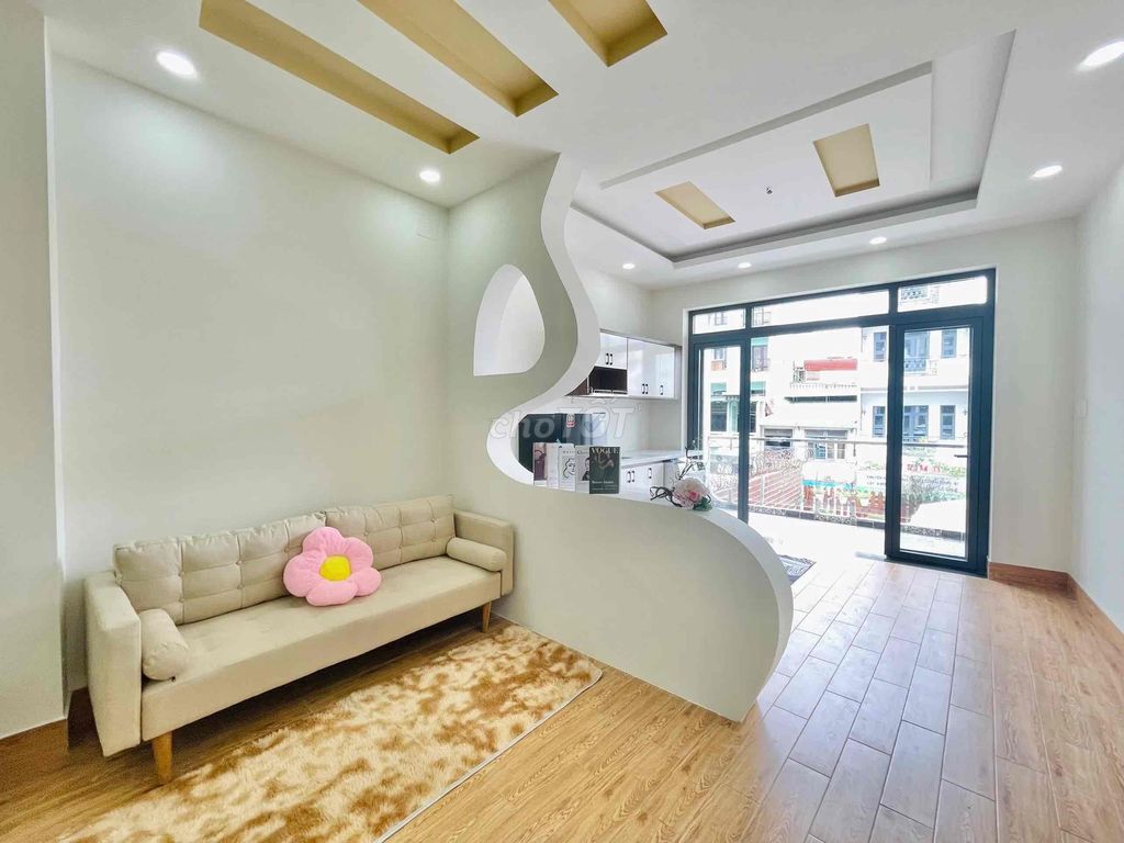 Căn hộ cao cấp 1 phòng ngủ full nội thất rộng hơn 50m2