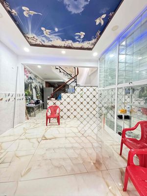 Rent · 4 bd · 38 м² · Quận 11, ул. Đường Bình Thới