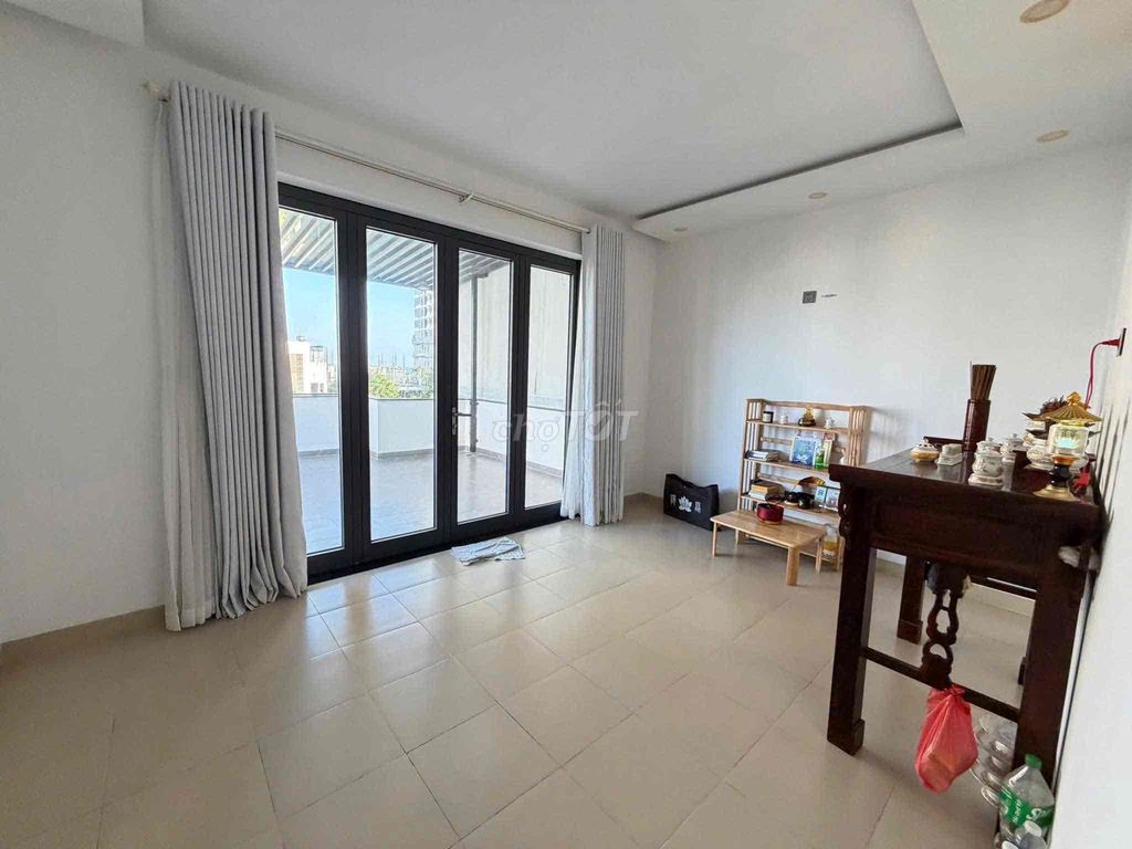 Furnished 4-bedroom house near the beach on Vương Thừa Vũ — photo 8
