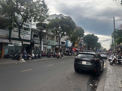Nhà phố 90 m² · 3 PN · Đường Ông Ích Khiêm