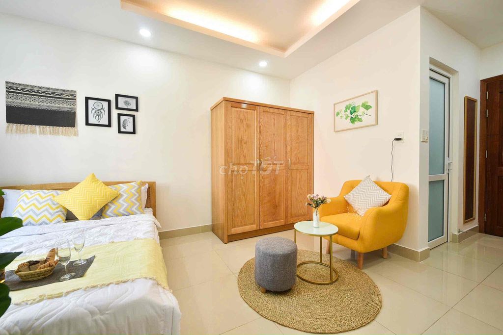 Studio 35m2 balcony full nội thất ngay phố Bùi viện, Trần Hưng Đạo Q1