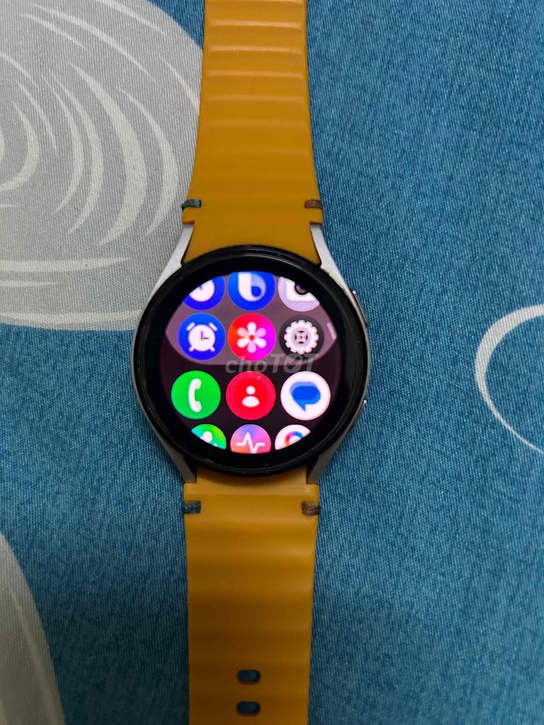 Samsung Galaxy Watch 5 Vàng. Mua bán Thiết bị đeo thông minh tại Thị xã Bến Cát Bình Dương được đăng bởi phong hình 1