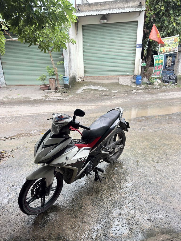 Yamaha Exciter 150, белая, красная, черная