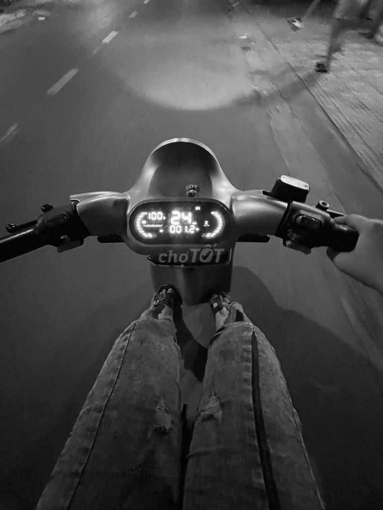 Электроскутер Vespa 946