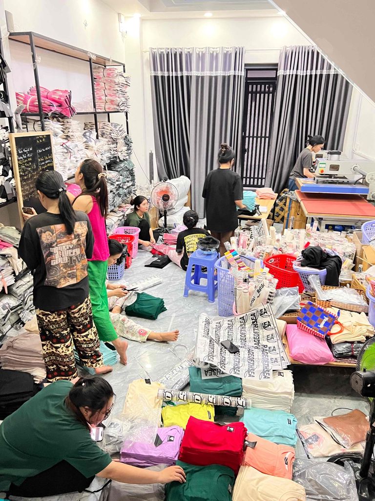 Tuyển 2 Nv Kho - Nữ tại Nguyễn Văn Quá - Q12. Việc làm Nhân viên kho vận tại Quận 12 Tp Hồ Chí Minh được đăng bởi Xưởng sỉ áo thun unisex Supo hình 2
