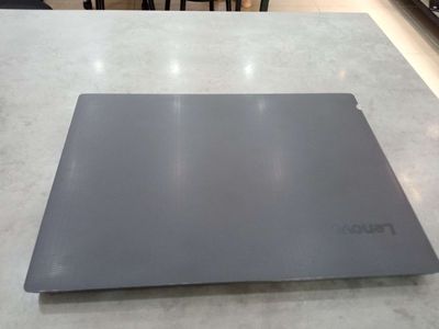 Laptop Lenovo v130 14in siêu phẩm văn phòng giá rẻ