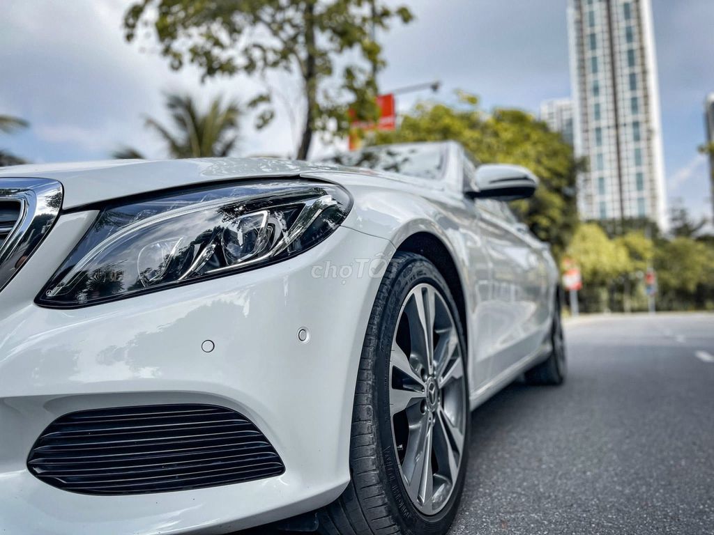 MERCEDES BENZ C250 EXCLUSIVE 2018 Xe Đẹp Bao Check. Mua bán Ô tô tại Quận Tây Hồ Hà Nội được đăng bởi Nguyễn Hoàng Sơn hình 1