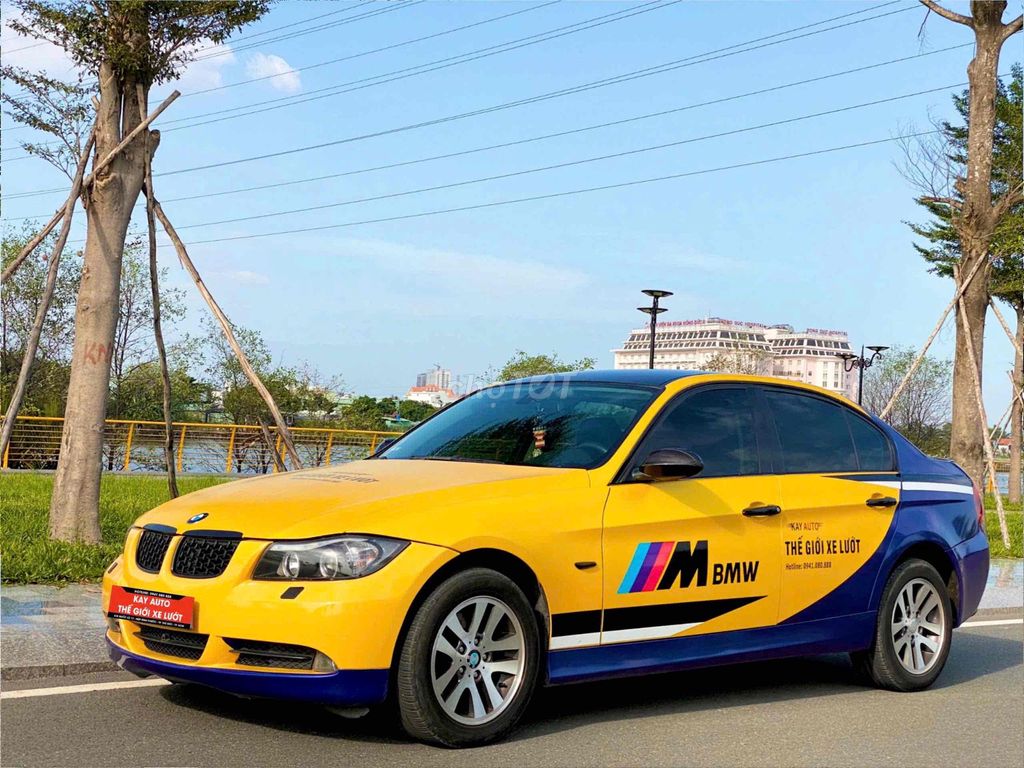 BMW 325i 2007, серый