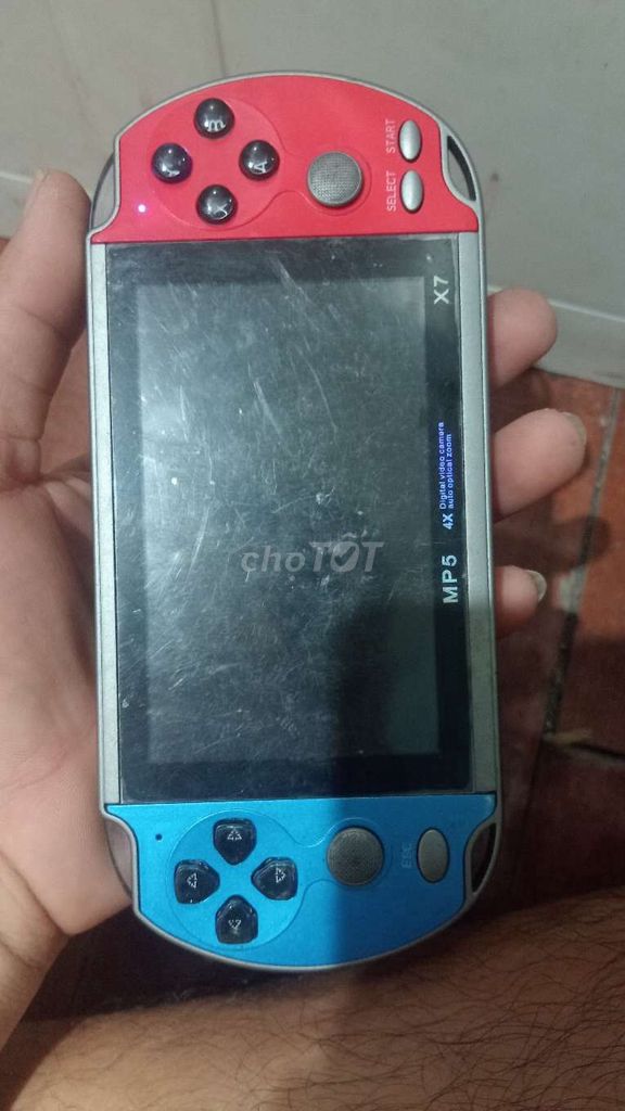 Máy chơi game cầm tay X7 8GB Đỏ, Xanh, Xám cũ. Mua bán Thiết bị chơi game tại Quận 3 Tp Hồ Chí Minh được đăng bởi Tuấn anh hình 1