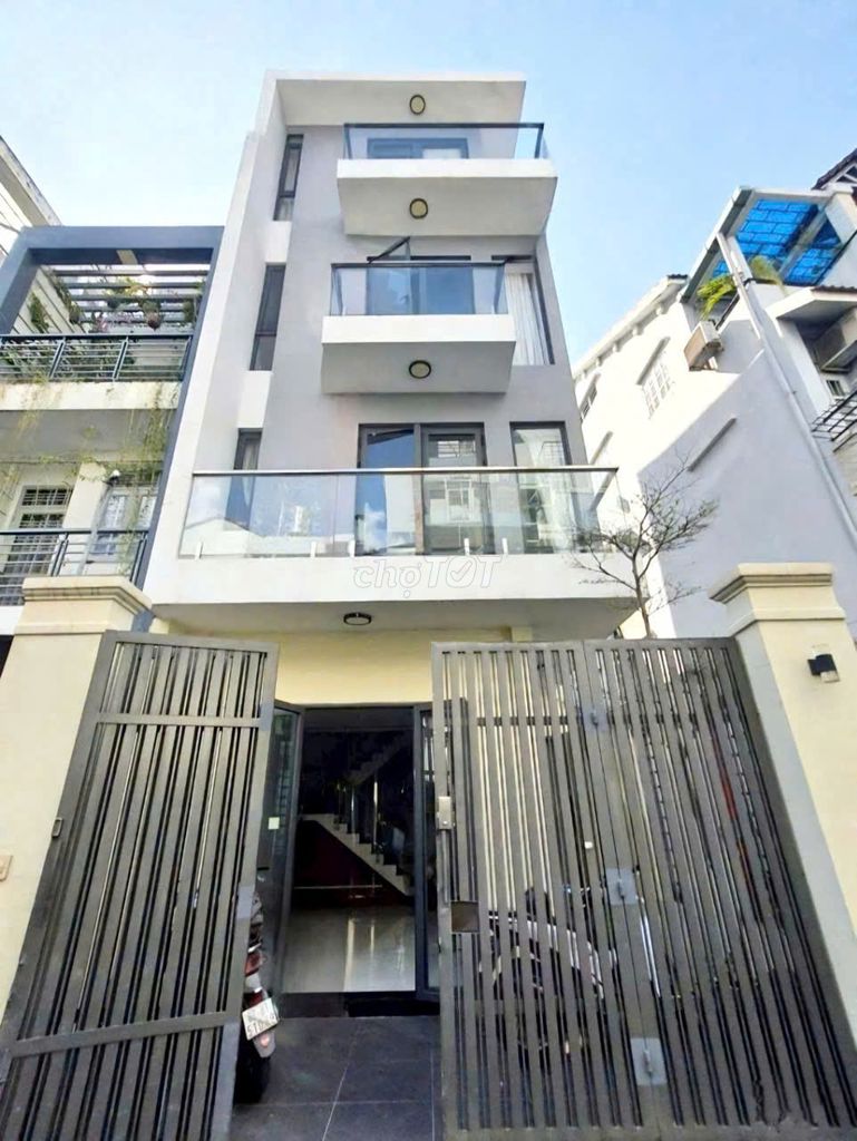 Аренда · 6 комн. · 110 м² · Quận Tân Bình, ул. Đường Trần Mai Ninh