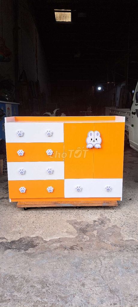 Tủ quần áo nhựa cam trắng 1m26x1m24. Mua bán Tủ, kệ gia đình tại Thành phố Biên Hòa Đồng Nai được đăng bởi Yen Binh hình 1