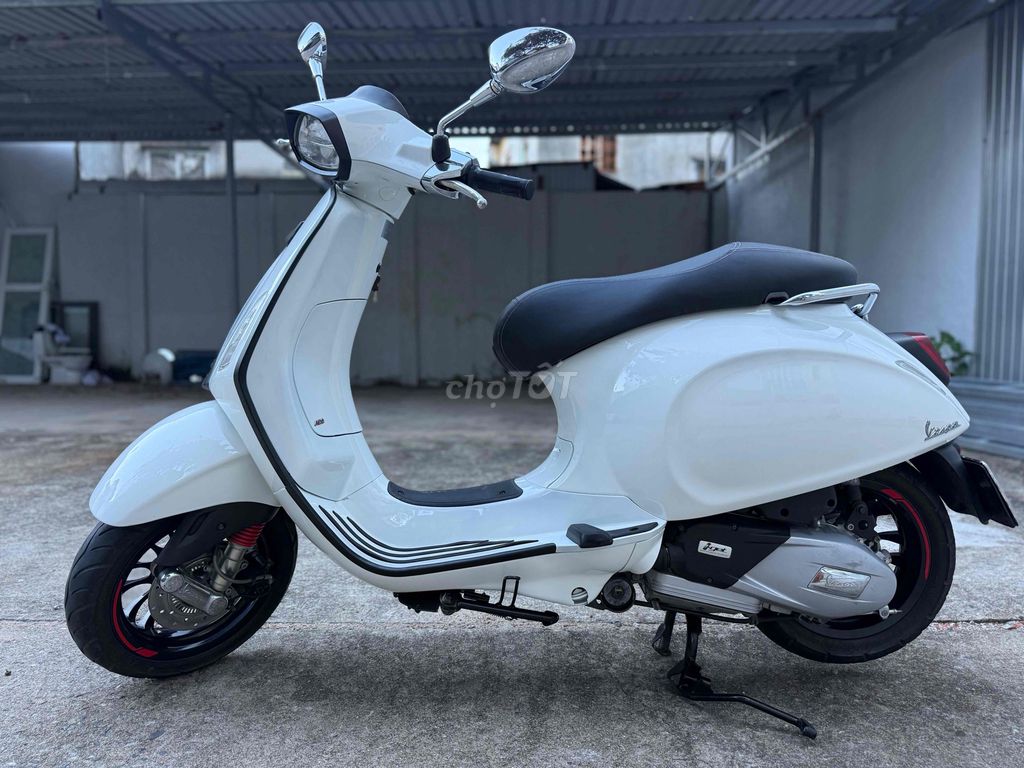 Vespa Sprint, белый ABS, светодиод, карбоновый срок службы, красивый автомобиль