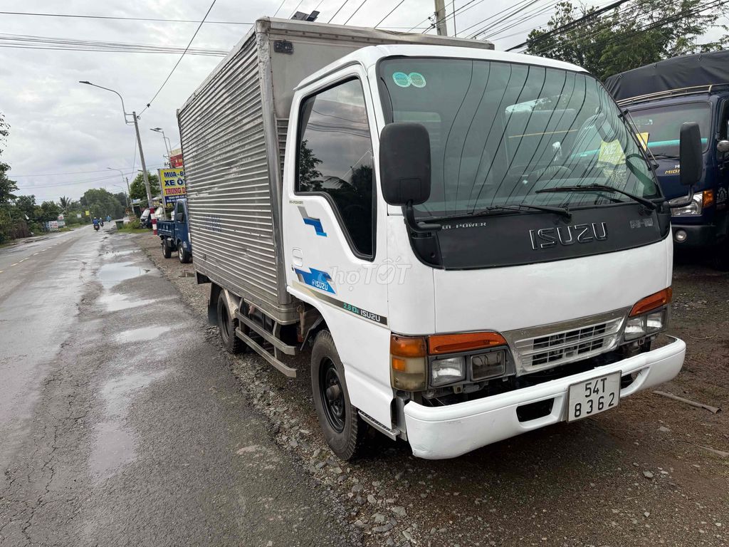 isuzu 1.2tấn đời 2004. giá 75tr . máy im 4 vỏ mới. Mua bán Xe tải, xe ben tại Thành phố Tân An Long An được đăng bởi Trung Dũng hình 3