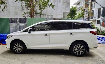 BYD M6 MPV 7 chỗ Trắng