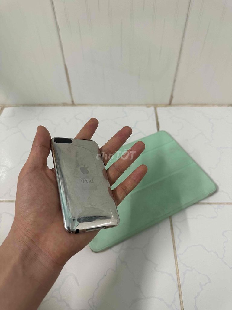 Apple iPod Touch 8GB Bạc Đã sử dụng. Mua bán Tivi, Âm thanh tại Quận Bình Thạnh Tp Hồ Chí Minh được đăng bởi Trần Văn Hy hình 1