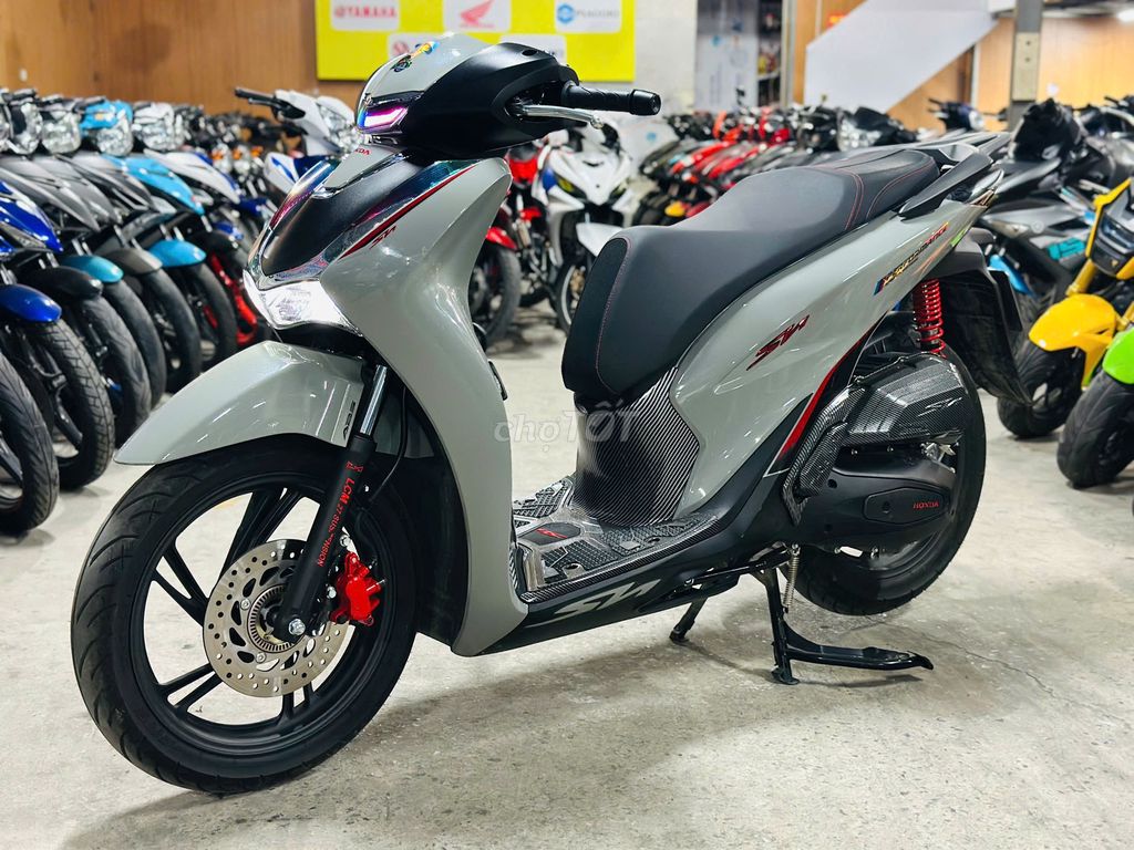 XE MÁYTHANH TÙNG_SH 125I ABS XÁM XI LƯỚT 2025 KENG. Mua bán Xe máy tại Quận Nam Từ Liêm Hà Nội được đăng bởi THANH TÙNG hình 5