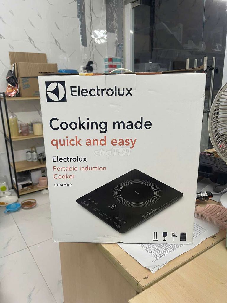 Bếp từ đơn Electrolux ETD42SKR Đen Mới. Mua bán Bếp, lò, đồ điện nhà bếp tại Thành phố Thủ Dầu Một Bình Dương được đăng bởi huỳnh ngân hình 1