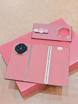 Mate XT, Huawei mate XT bản quốc tế 1Tb đỏ Fullbox. Mua bán Điện thoại tại Quận Đống Đa Hà Nội được đăng bởi Hn Store