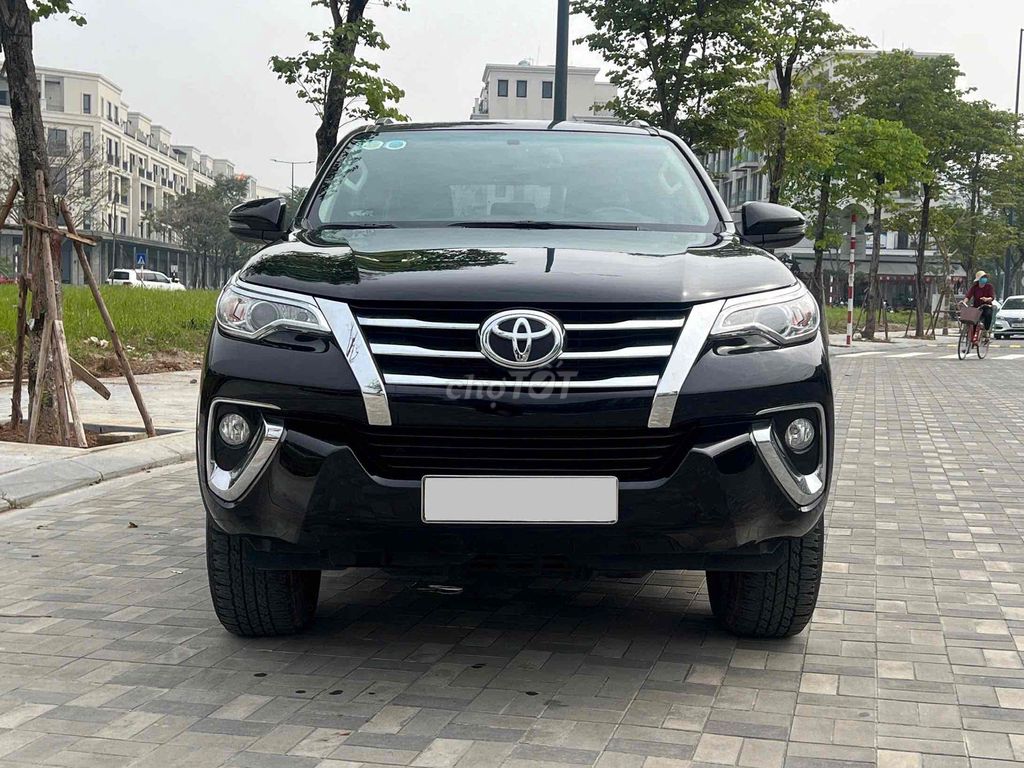 Toyota Fortuner 2019 4x2 Đen 36000 km. Mua bán Ô tô tại Quận Hai Bà Trưng Hà Nội được đăng bởi Tuan Trinh  hình 1