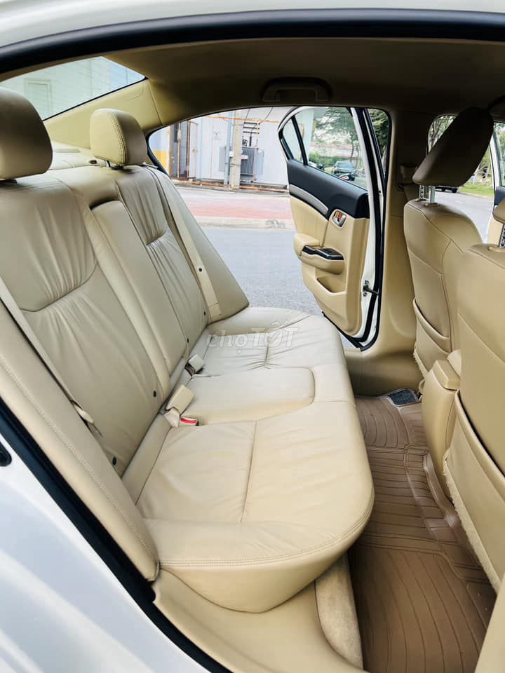 Honda Civic 1.8AT 2014 màu trắng. Mua bán Ô tô tại Quận 12 Tp Hồ Chí Minh được đăng bởi Quang hình 9