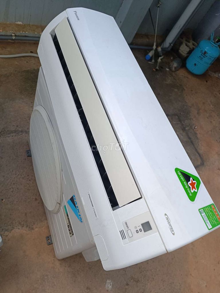 DAIKIN 1HP inverter.