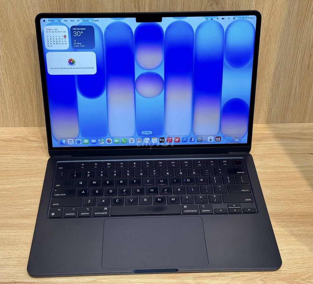 Macbook Air M3 13.6 inch 16GB/256GB 99%. Mua bán Laptop tại Quận Tân Bình Tp Hồ Chí Minh được đăng bởi Nguyễn Chí Ái hình 1