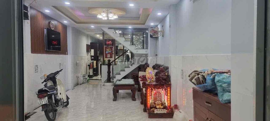 Đi nước định cư nước ngoài cần bán gấp nhà mặt tiền 1 trệt 2 lâu nhà