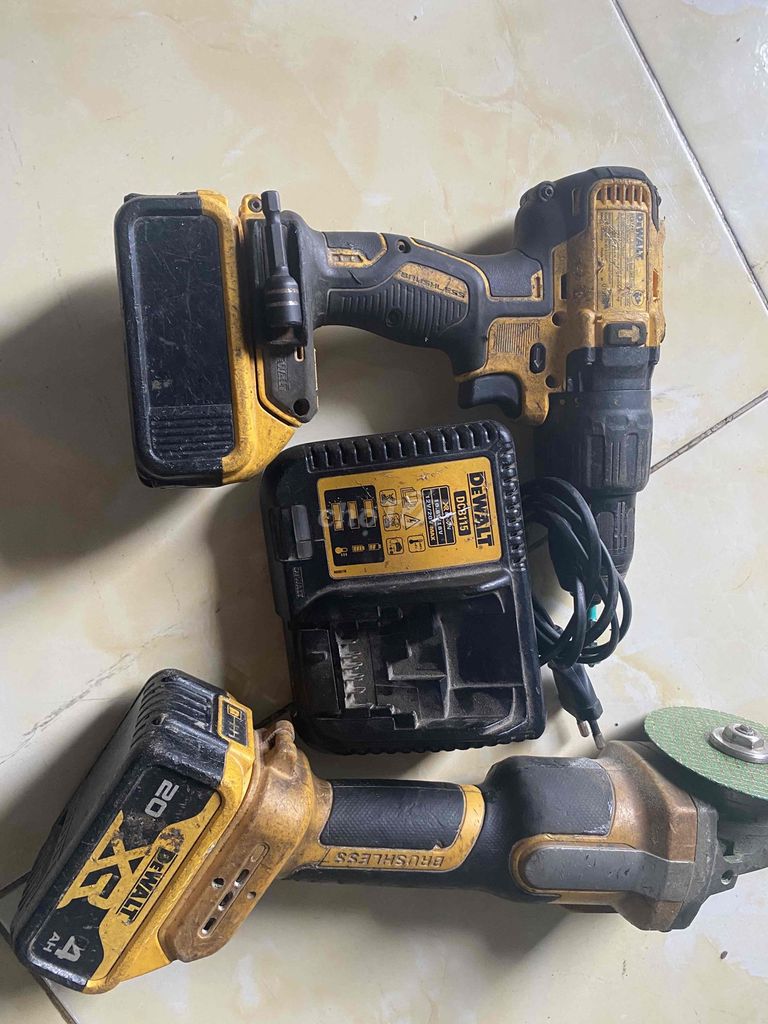 Cả bộ khoan pin dewalt chính hãnh