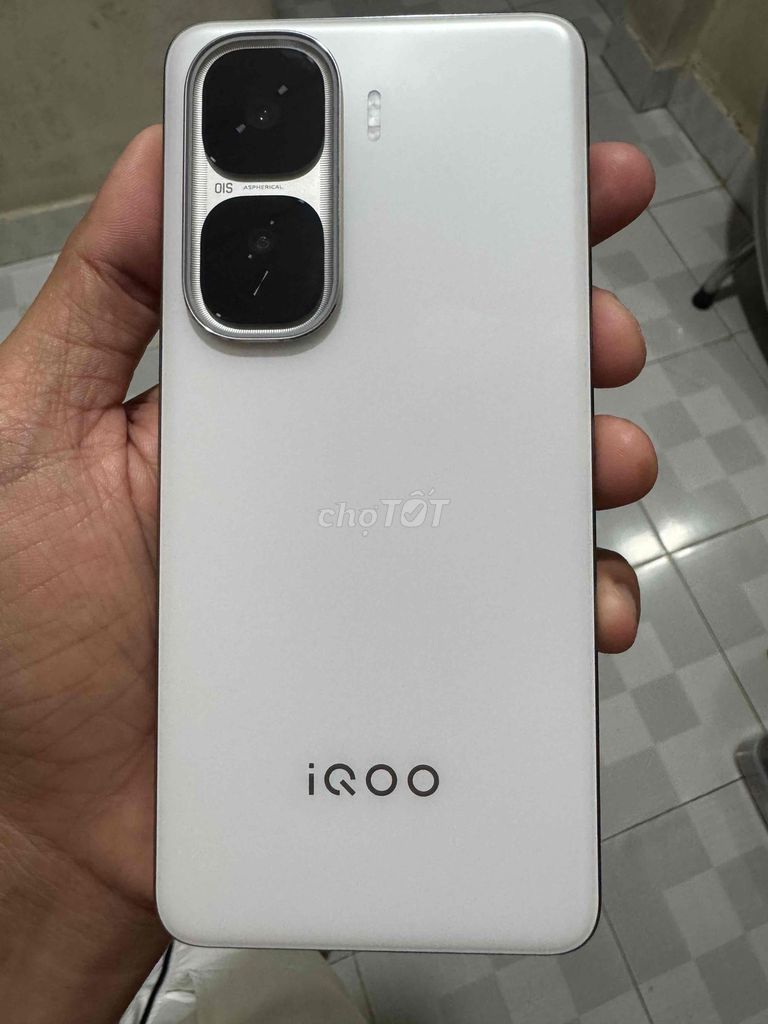 Vivo iQOO Neo10 Pro+ Trắng 256GB. Mua bán Điện thoại tại Thành phố Long Xuyên An Giang được đăng bởi Phạm Văn Thiện hình 1