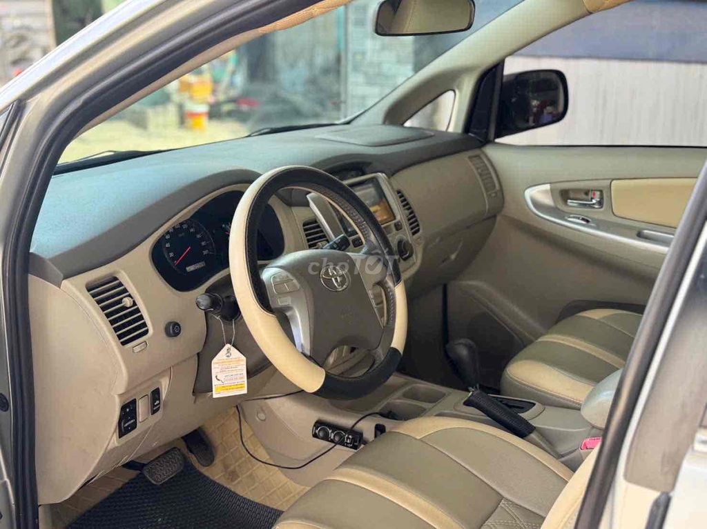 Toyota Innova 2013 2.0V - 90000 km. Mua bán Ô tô tại Huyện Hóc Môn Tp Hồ Chí Minh được đăng bởi Nguyễn Thưởngka hình 2