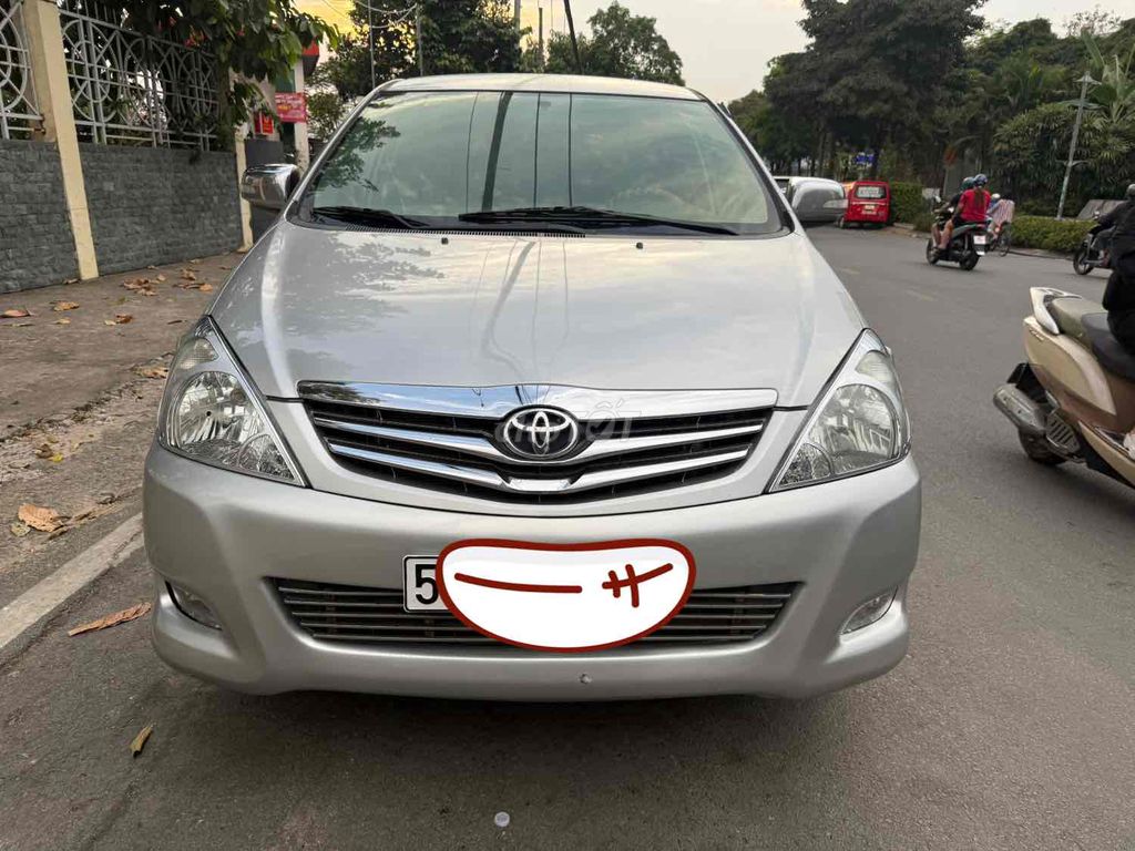 Toyota Innova 2008 V - 120000 km