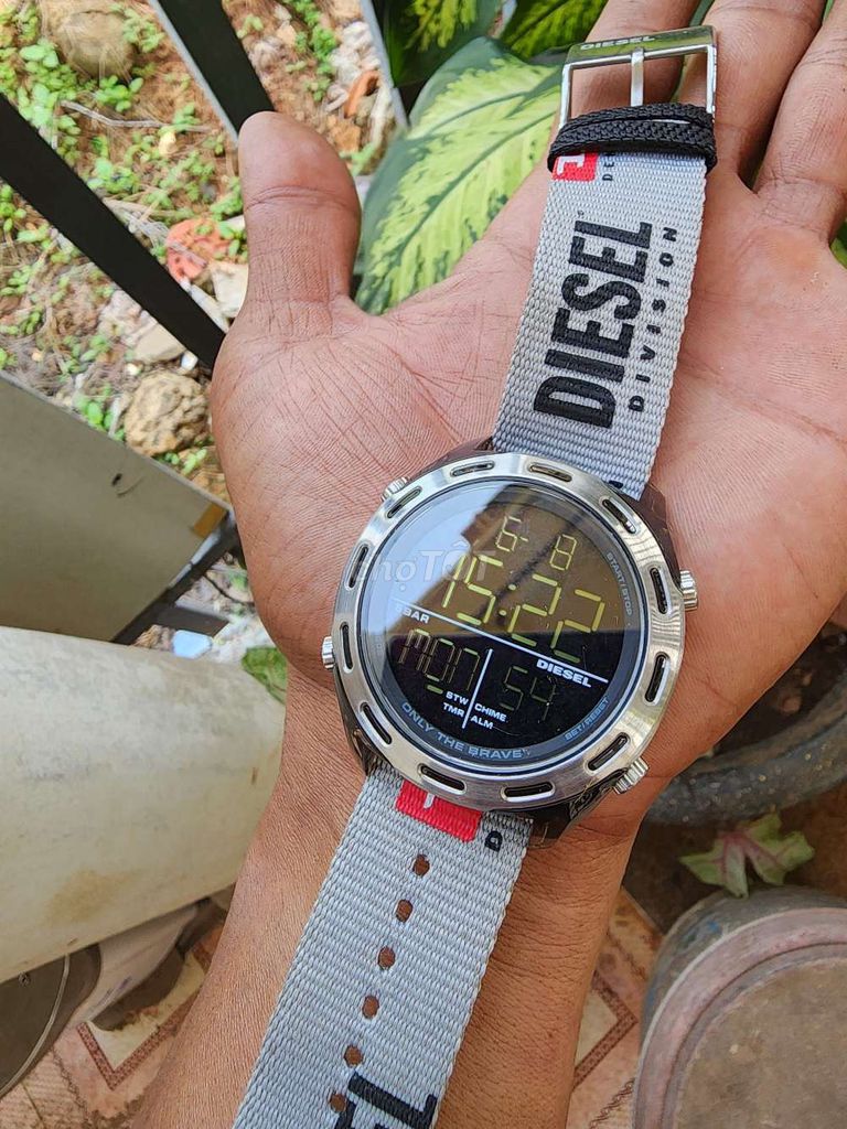 Diesel Đồng hồ điện tử Nam Xám 45mm. Mua bán Đồng hồ tại Huyện Đất Đỏ Bà Rịa - Vũng Tàu được đăng bởi Nguyễn duy học hình 1