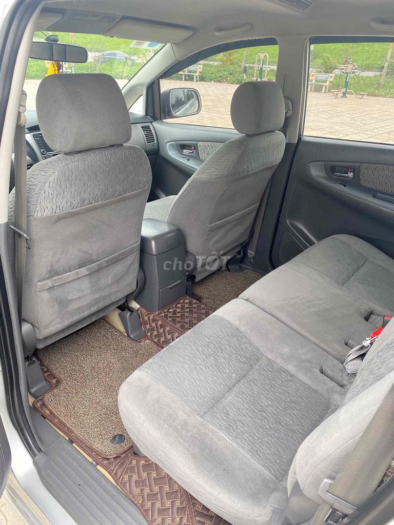 Toyota Innova 2.0E 2012 đk 2013 số sàn 9,8 vạn