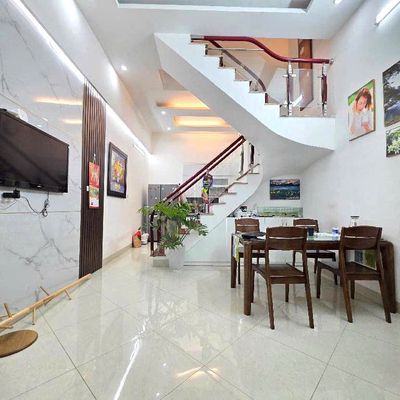 Phố Huỳnh Thúc Kháng- Đống Đa 41m2, 5 tầng ngõ nông 8.5 tỷ. Mua bán nhà ở tại Quận Đống Đa Hà Nội được đăng bởi Hoàng Thị Vinh