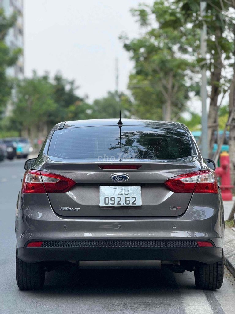 Ford Focus 2013 1.6 MT - 110000 km