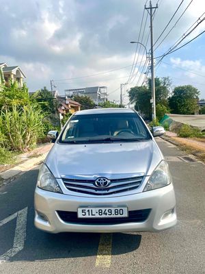 BÁN TOYOTA INNOVA V AT ( tự động ) ĐỜI 2009 CÒN RA