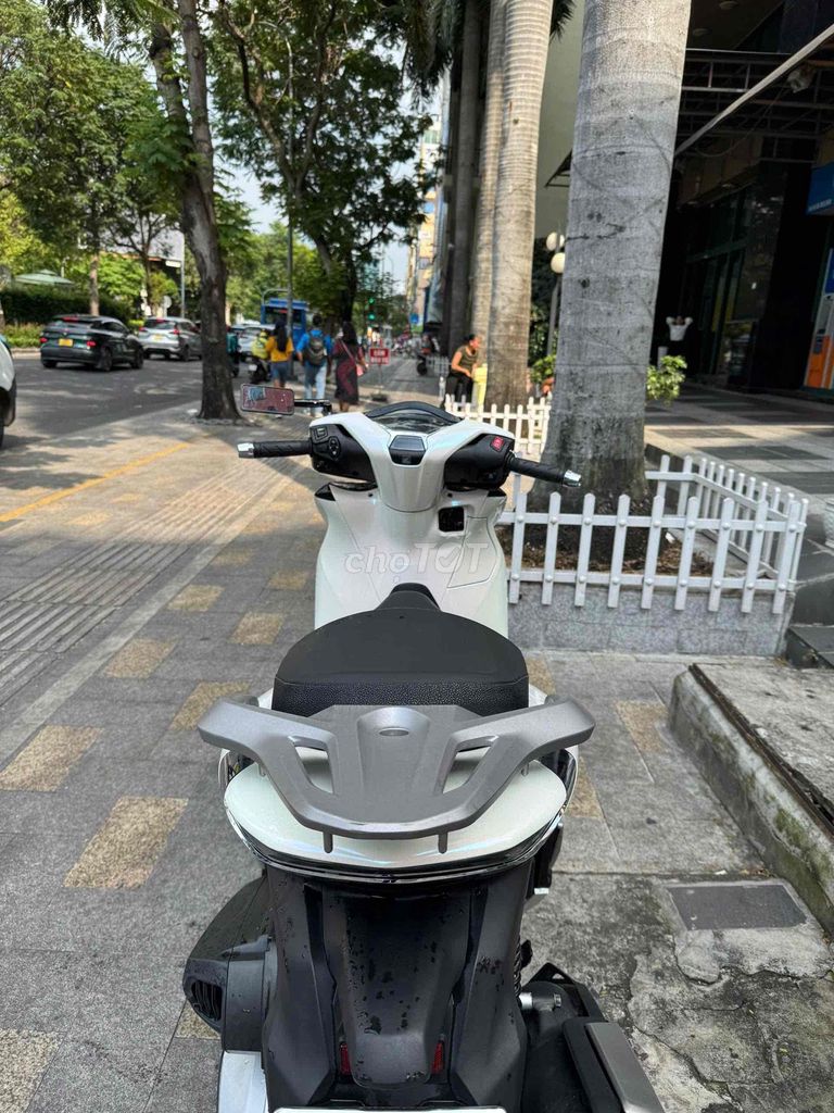 Honda SH350i 2023 Trắng 40000 km. Mua bán Xe máy tại Quận 1 Tp Hồ Chí Minh được đăng bởi Nguyễn anh Tuấn hình 7