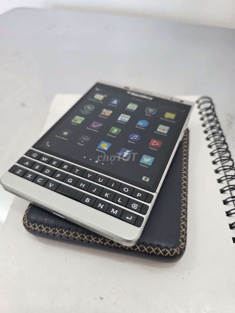 Blackberry Passport Bạc 32GB. Mua bán Điện thoại tại Quận Bình Tân Tp Hồ Chí Minh được đăng bởi MSW hình 1