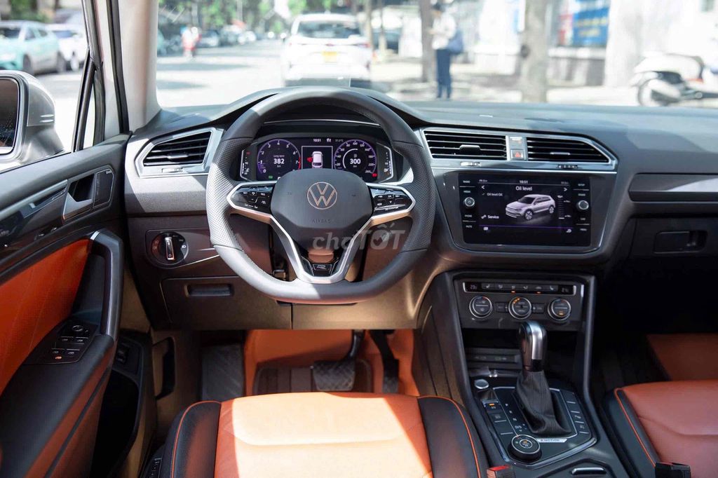 Volkswagen Tiguan Luxury S nhập Mexico 2023 30k km. Mua bán Ô tô tại Quận Gò Vấp Tp Hồ Chí Minh được đăng bởi Kính Đặng Ô Tô Lướt hình 13