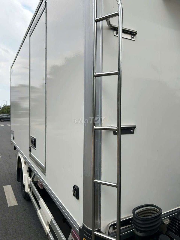 ISUZU ĐÔNG LẠNH SX2022 ĐĂNG kí2024, THÙNG QUYỀN F2. Mua bán Xe tải, xe ben tại Quận Tân Phú Tp Hồ Chí Minh được đăng bởi VƯƠN CAO  hình 5